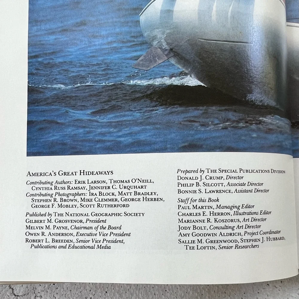 America's Great Hideaways National Geographic Contributing Authors 1986